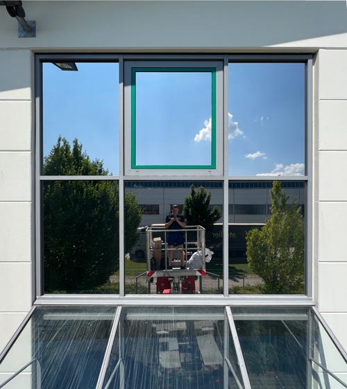 Die Sonnenschutzfolie wurde erneuert Die Sonnenschutzfolie wurde erneuert